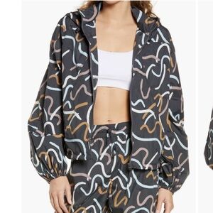 Sweaty‎ Betty Adapt Studio Front Zip Hooded Windbreaker Jacket Size Small-Med.